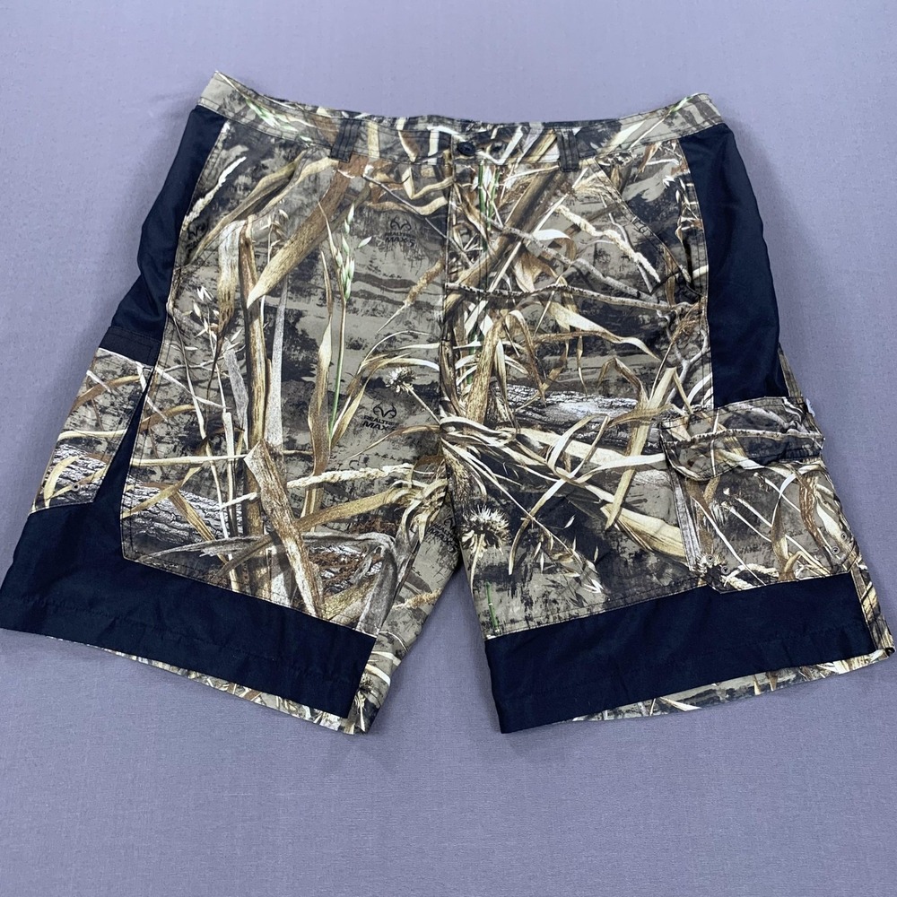 Magellan Outdoors Shorts Mens 40 Camo Realtree MAX-5 Fishing Cargo Polyester